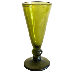 cruche égyptienne en verre recyclé soufflé à la bouche