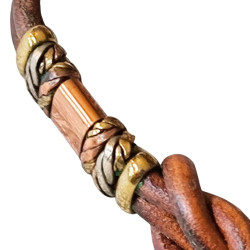 Bracelet en argent, pierres et lanière en tissu. 3 couleurs disponibles