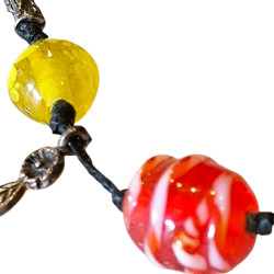 Bracelet en argent, pierres et lanière en tissu. 3 couleurs disponibles