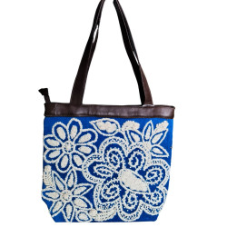 Sac à main en laine brodée