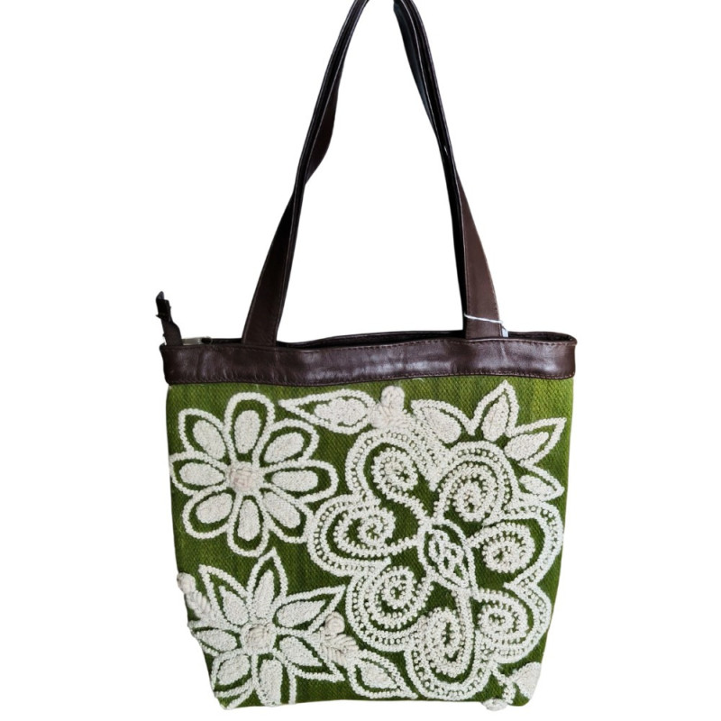 Sac à main en laine brodée