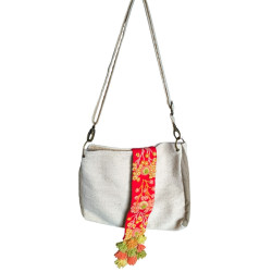 Sac à main en laine brodée